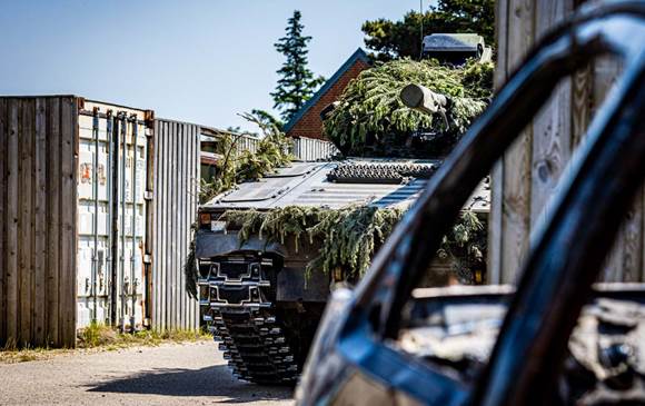 Infanterikampkøretøj fra enhed der indgår i NATO-beredskabet under træning i Brikby i Oksbøl.