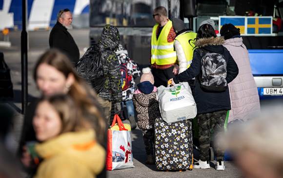 Ukrainske flygtninge, der netop er ankommet til Sverige.
