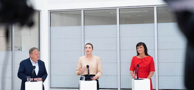 Statsminister Mette Frederiksen, Udenrigsminister Lars Løkke Rasmussen og Indenrigs- og Sundhedsminister Sophie Løhde