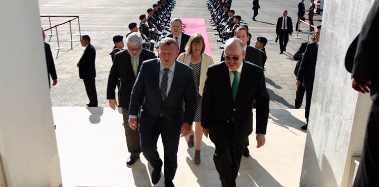 Statsminister Lars Løkke Rasmussen modtages af den mexicanske viceudenrigsminister under hans besøg i Mexico