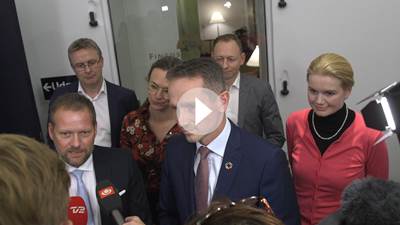 Finansminister Kristian Jensen og undervisningsminister Merete Riisager med politikere præsenterer aftale omprioriteringsbidraget for erhvervsuddannelserne fjernes