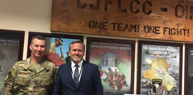 Udenrigsministeren på besøg hos danske soldater i Irak