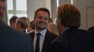 Simon Kollerup til regeringsseminar på Marienborg