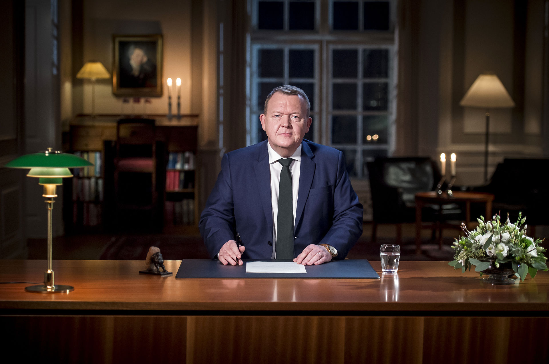 Statsminister Lars Løkke Rasmussen ved sit skrivebord før nytårstalen 2019
