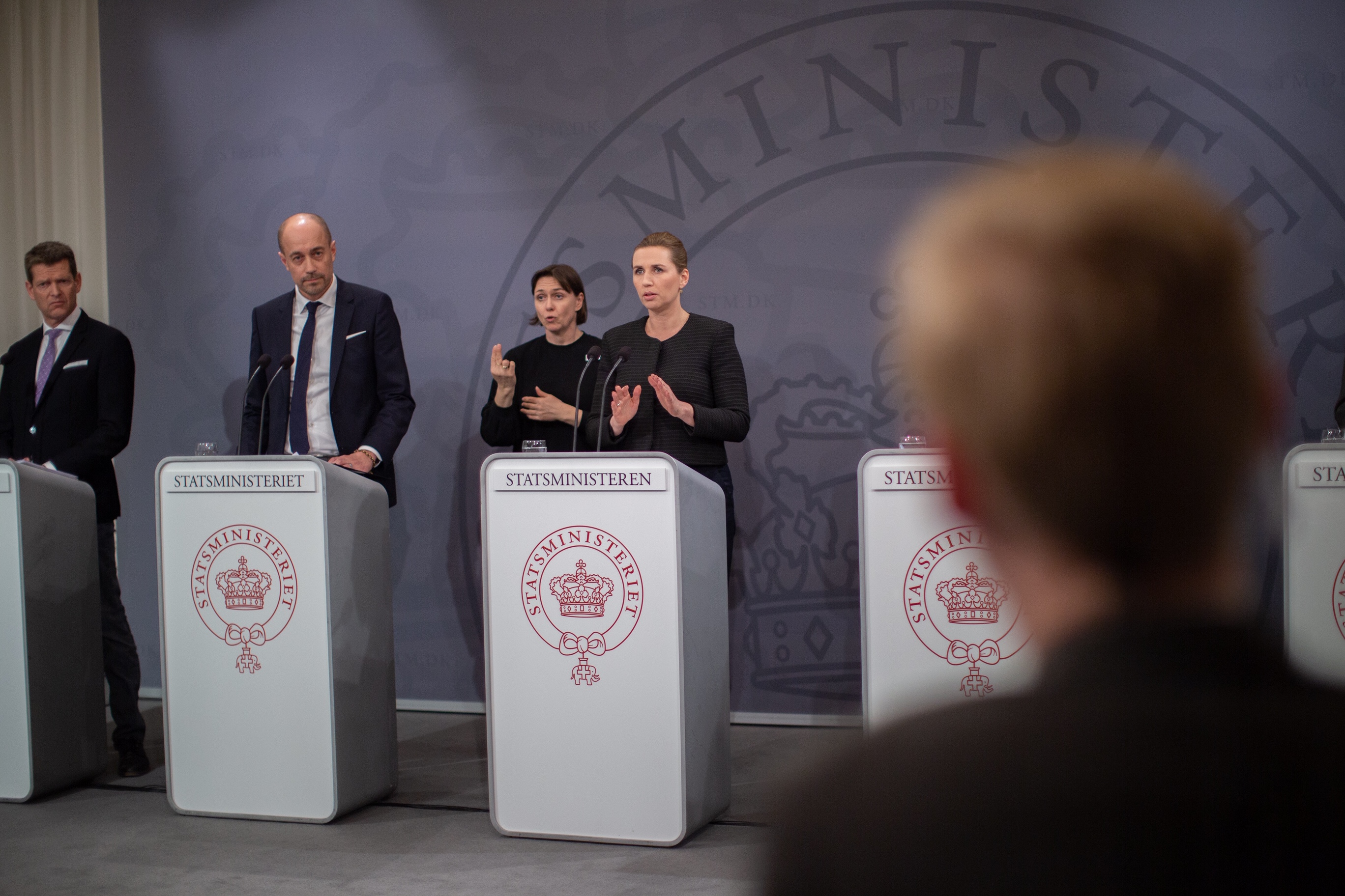 Statsminister Mette Frederiksen taler ved pressemøde i Spejlsalen